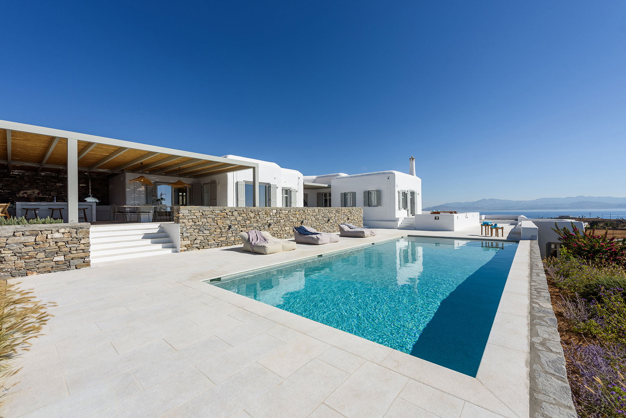 grounds ofos golden bay paros